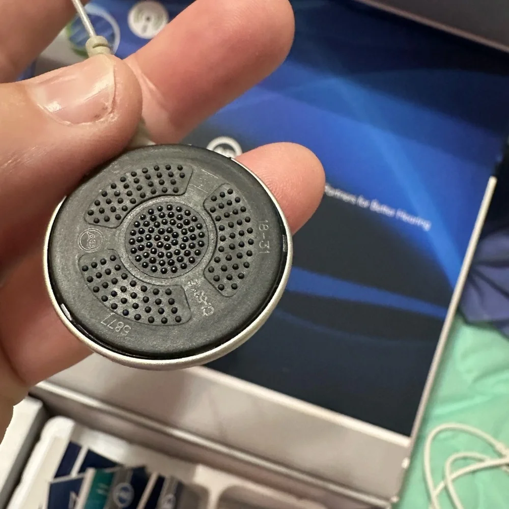 Advanced bionics cochlear Naída CI Sound Processor - Silver Q90